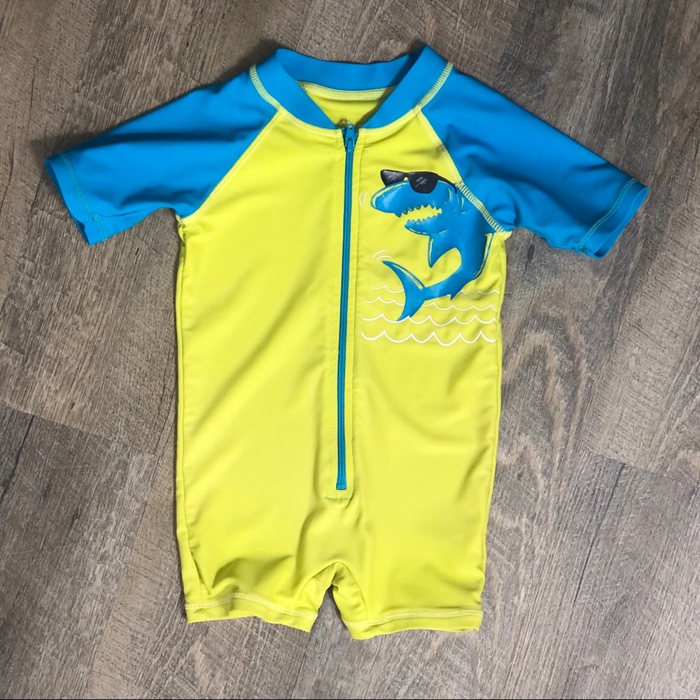 🌈 5/$20 Place swim suite 🦈